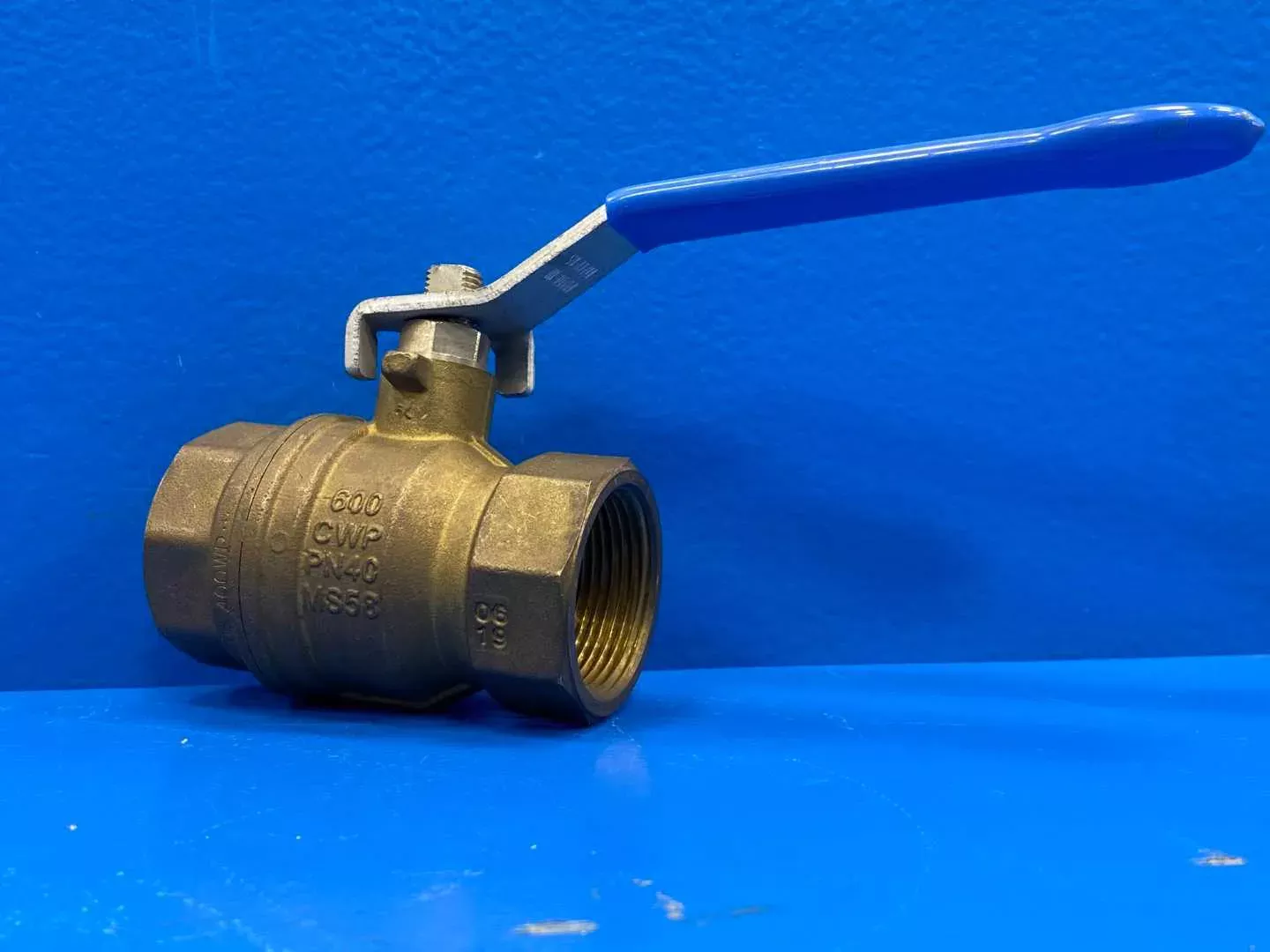 1-1/4" NPT Forged Brass Lock Lever Handle Exhaust Valve (4200587)