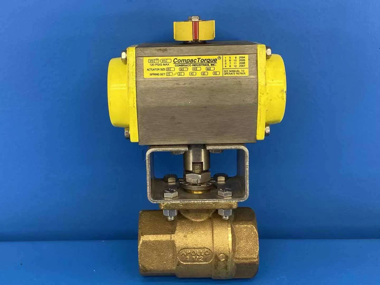 Conbraco 3TD-030-00 Compac Torque Actuator 125PSIG MAX w/ Apollo 1-1/2" Ball Valve