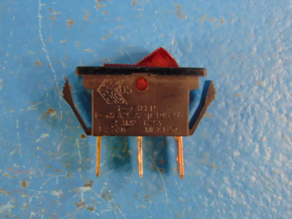 Eaton EC05 16A 125V ROCKER SWITCH