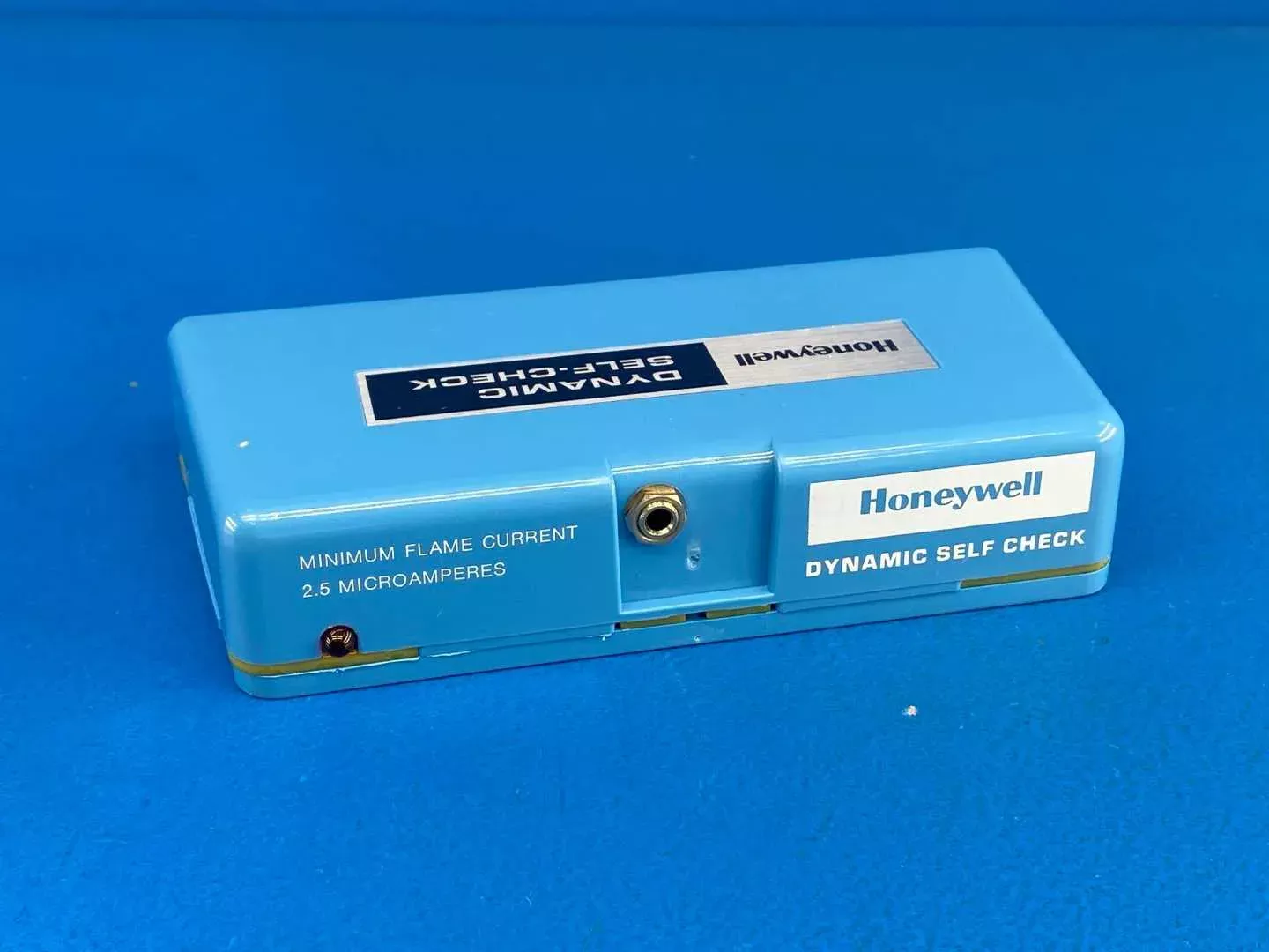 Honeywell R7476A1007 Dynamic Self-Check Flame Amplifier 4 Sec Failure Response