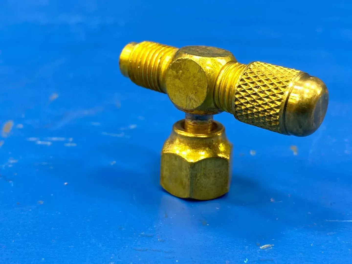JB (Just Better) A31852 JB 1/4" Female SAE Swivel w/ Core Depressor on Branch