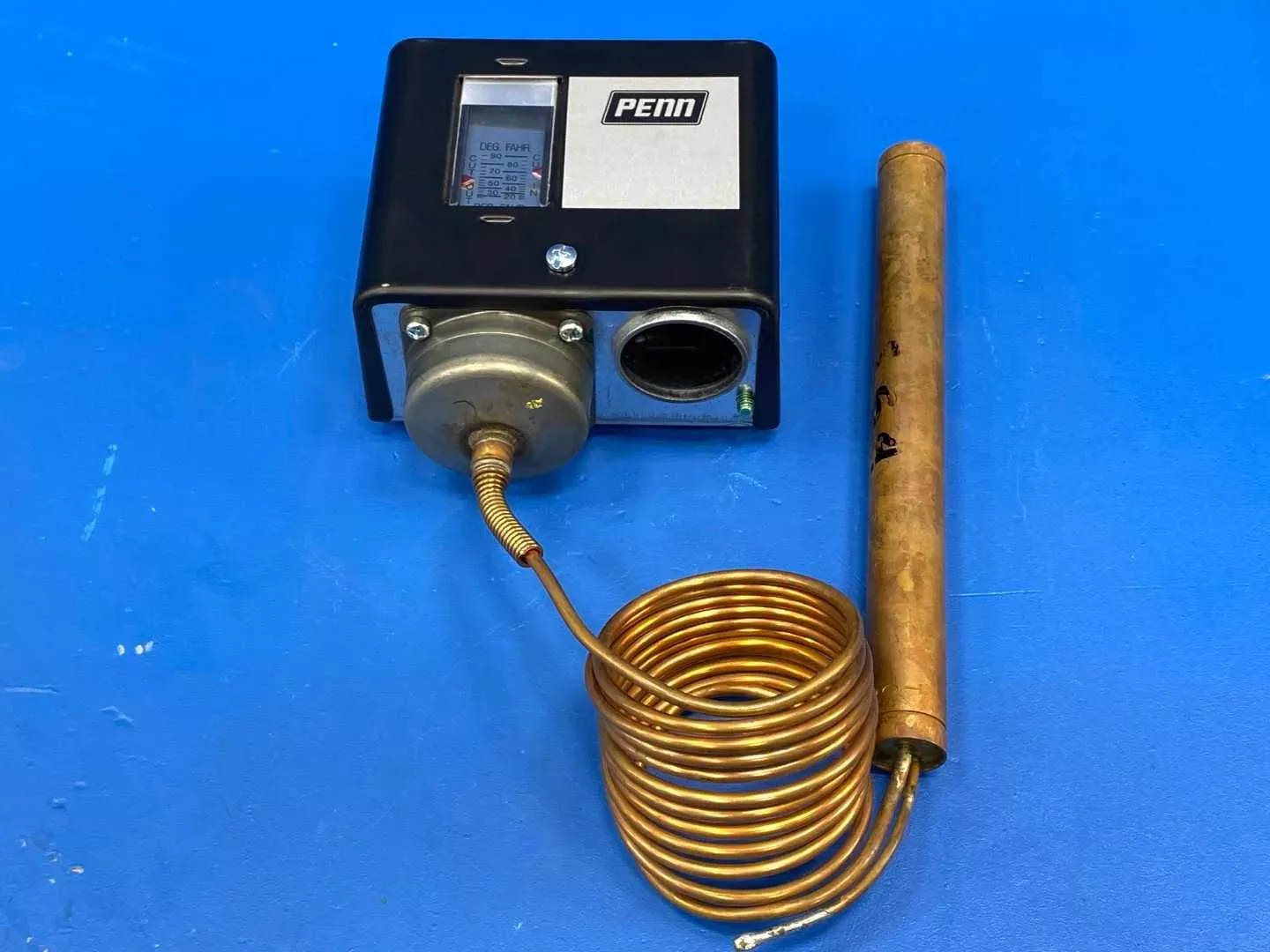 Johnson Controls A72AA-46 Penn Coiled Bulb Space Thermostat Range 15 / 90F 120 - 600V AC