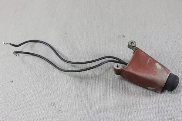 Johnson Evinrude 18hp Outboard FD-12 1958 Stop kill switch mount 377289 305608