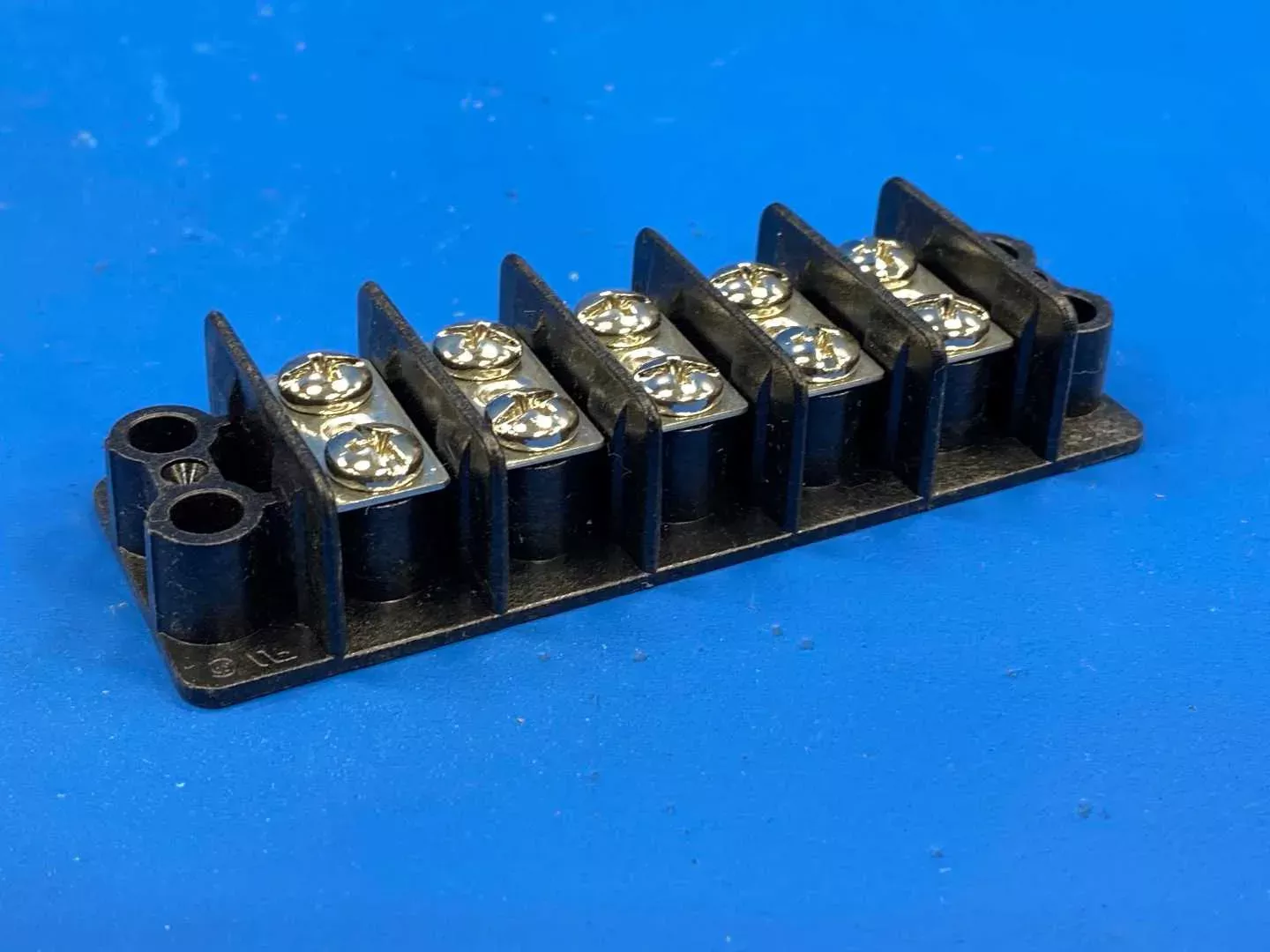 Marathon 670 RZ 05 Special Products 672 RZ 05 Terminal Block Connector 30A 6001AC/DC