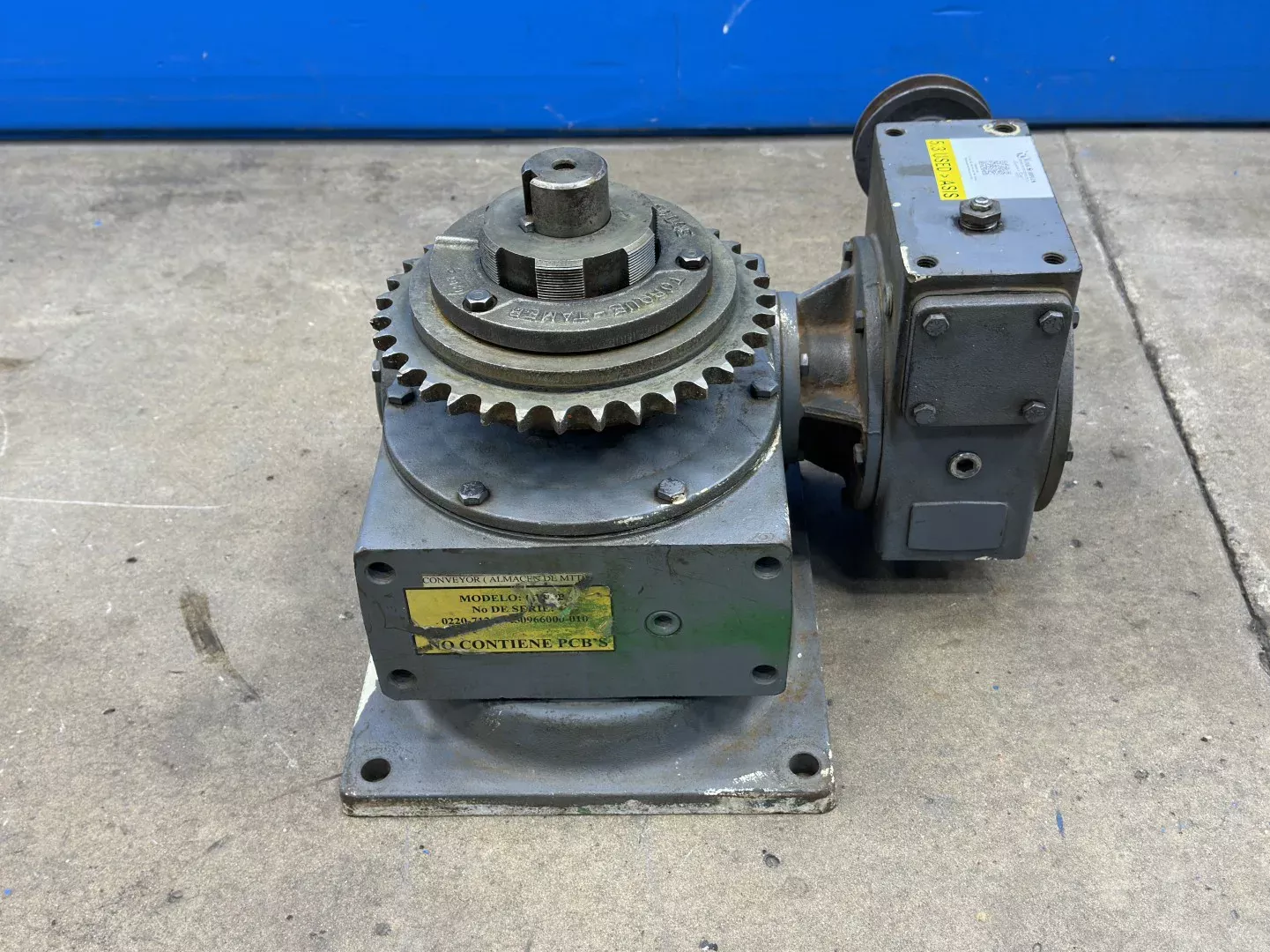 Worm Gear Speed Reducer Double Reduction Hub City 600:1 Ratio Right Angle Style RA Cast Iron 0220-71200-4509